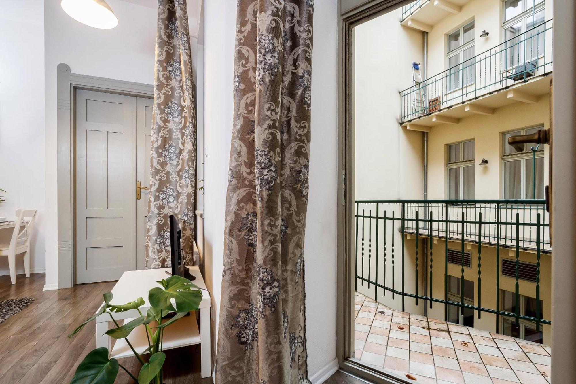 Main Station - 8 Rakowicka Street Apartment Krakow Luaran gambar